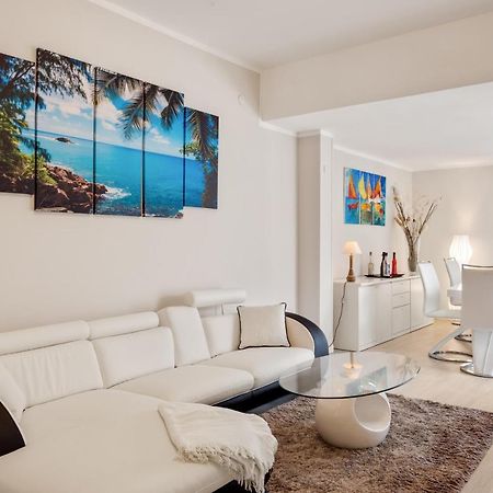 Luni Mare Bright Terrace Flat With Parking Apartment มาริเนลลา ดิ ซาร์ซานา ภายนอก รูปภาพ