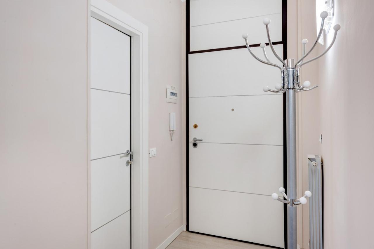 Luni Mare Bright Terrace Flat With Parking Apartment มาริเนลลา ดิ ซาร์ซานา ภายนอก รูปภาพ